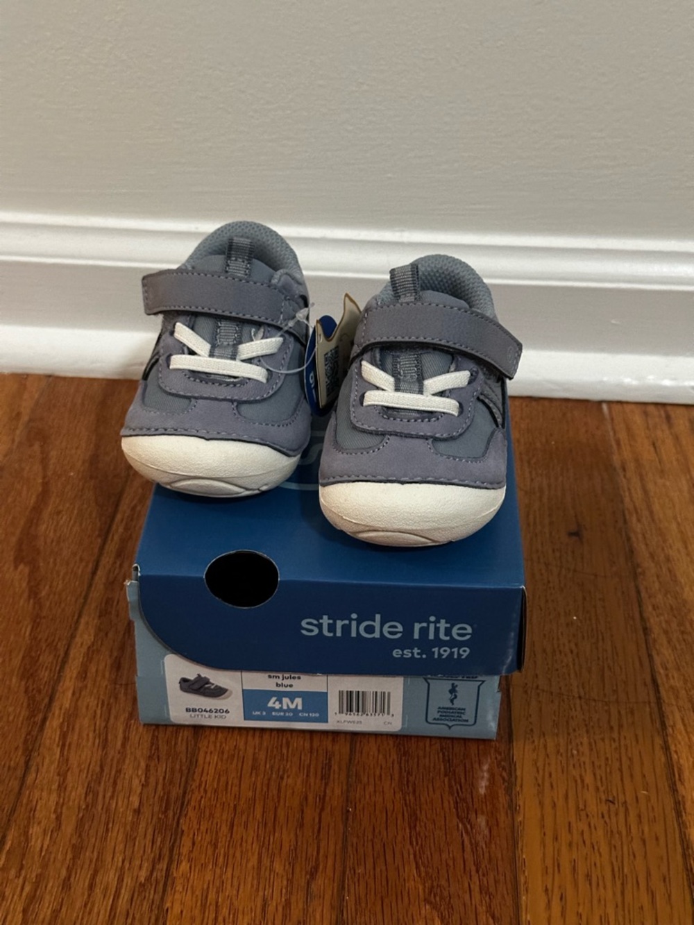 Stride Rite Jules Sneakers – Size 4 (Blue) – NWT